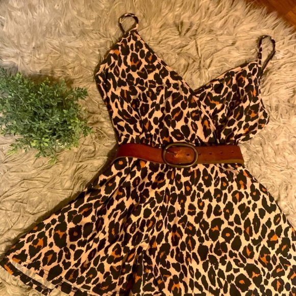 Boohoo Leopard Print Flippy Playsuit Romper - NWT - Picture 3 of 8